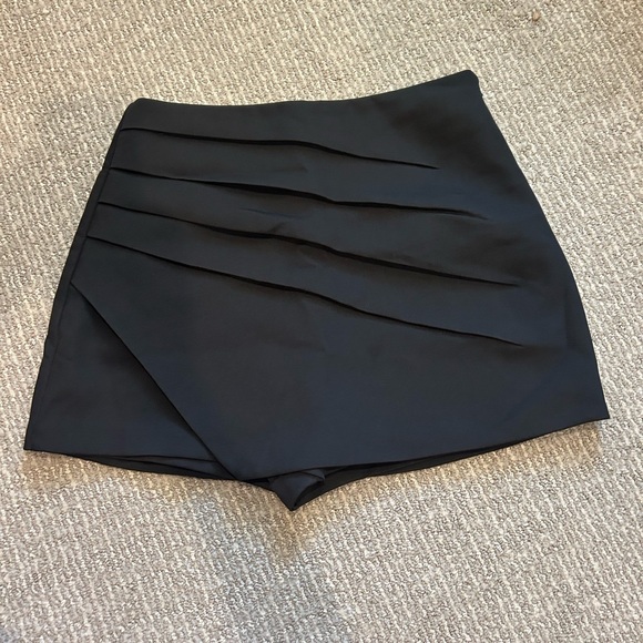 Endless rose pleated skirt - Picture 2 of 4